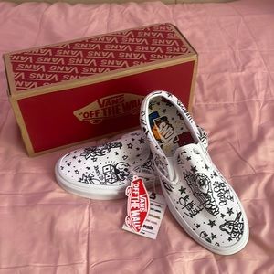 Vans white and black U-Color pull on shoes size 7.5 women’s - 6 mens.